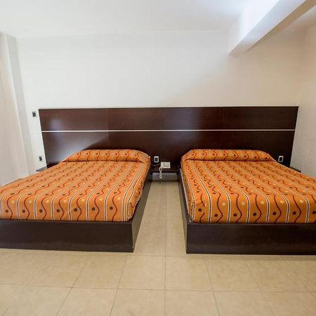 Hotel Oaxaca Inn Express Екстериор снимка