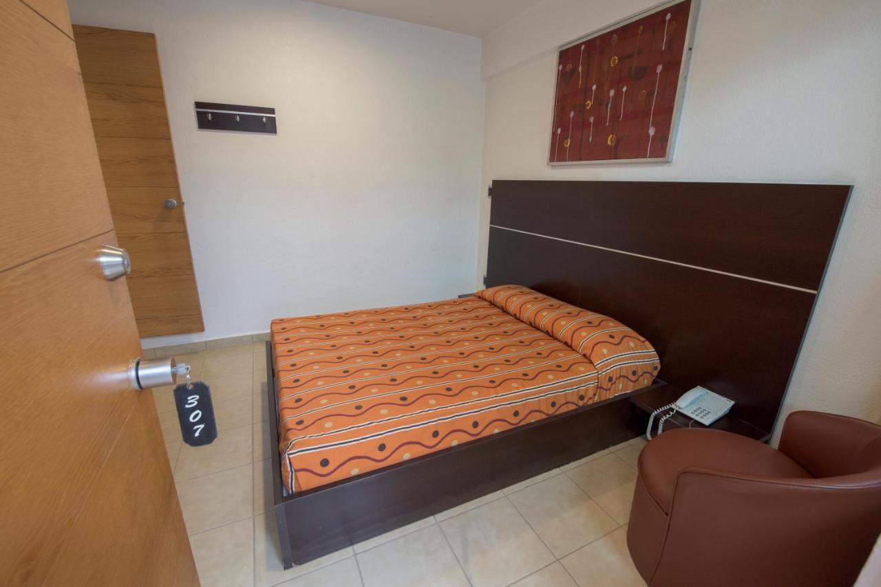 Hotel Oaxaca Inn Express Екстериор снимка