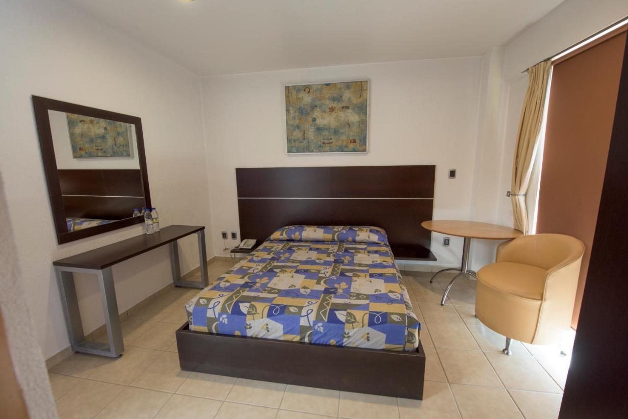 Hotel Oaxaca Inn Express Екстериор снимка